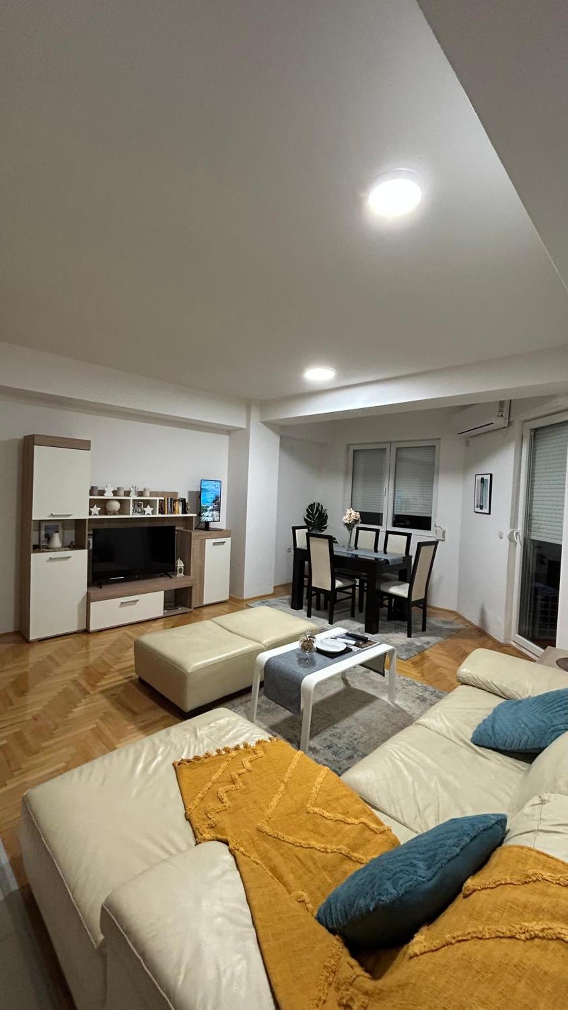 Apartment West Side